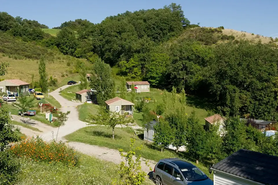 Camping Domaine Du Bourdieu - Vap
