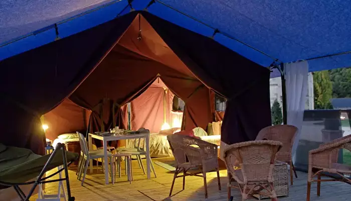 Camping Domaine Naturiste Les Lauzons.