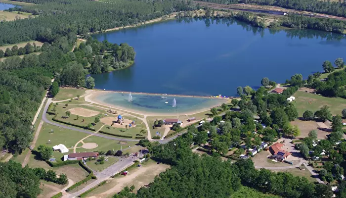 Camping du Lac de Cormoranche.