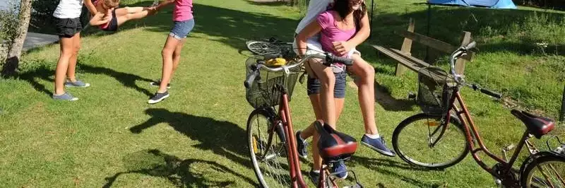 Děti teenageři Camping du Parc