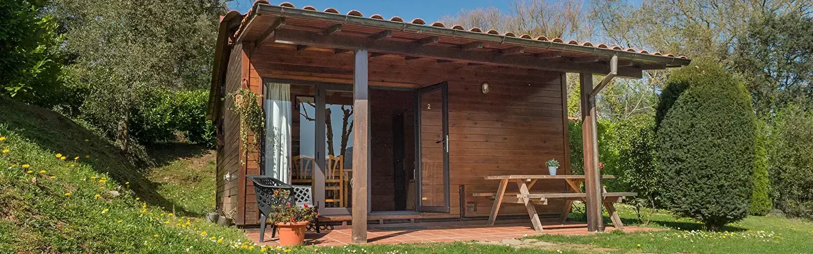 Chalet-Bungalow-Huisje Camping Ecològic Lava