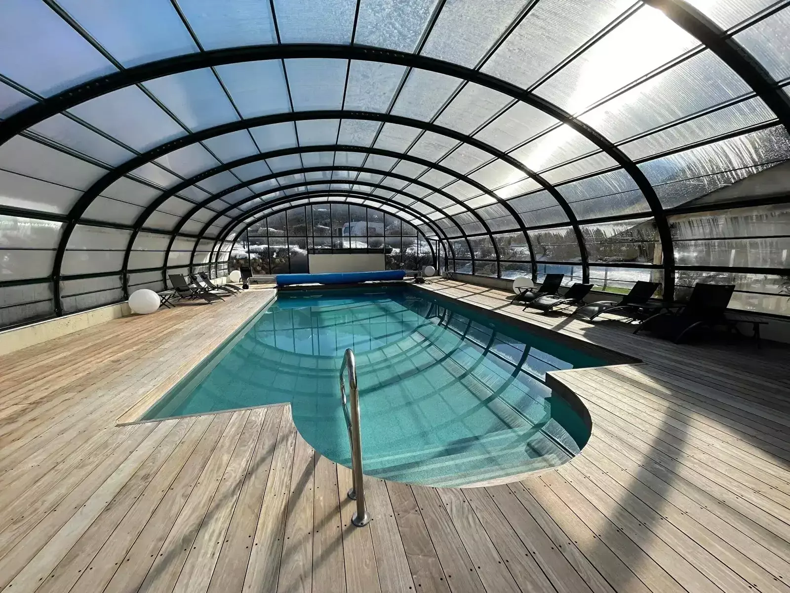 Piscina interna Camping Eden de la Vanoise