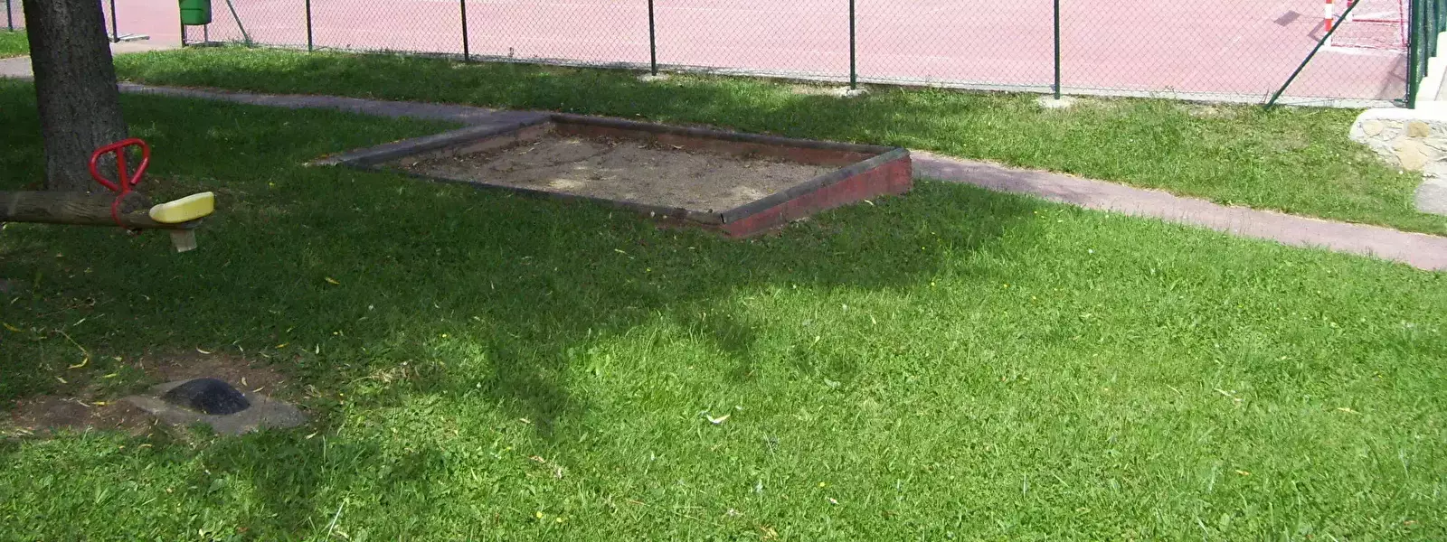 Víceúčelové sportovní hřiště Camping El Berguedà