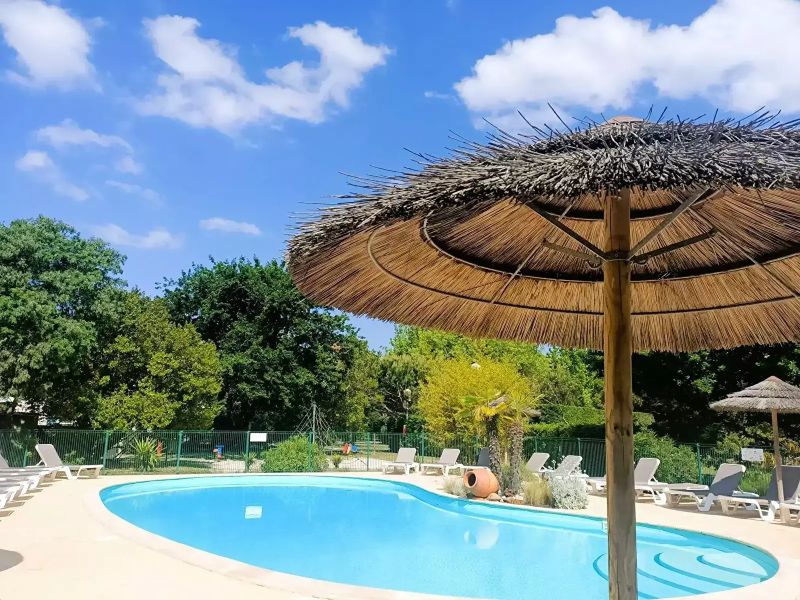 Piscina Camping En Chon Les Pins