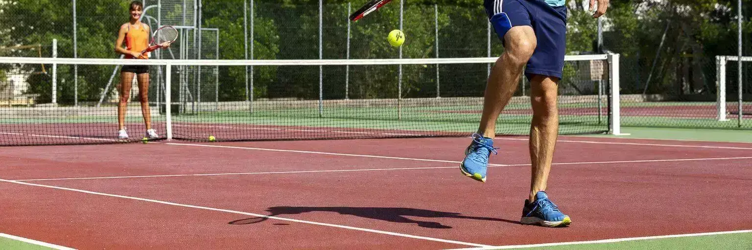 Campo da tennis Camping Escale Saint-Gilles - Sandaya
