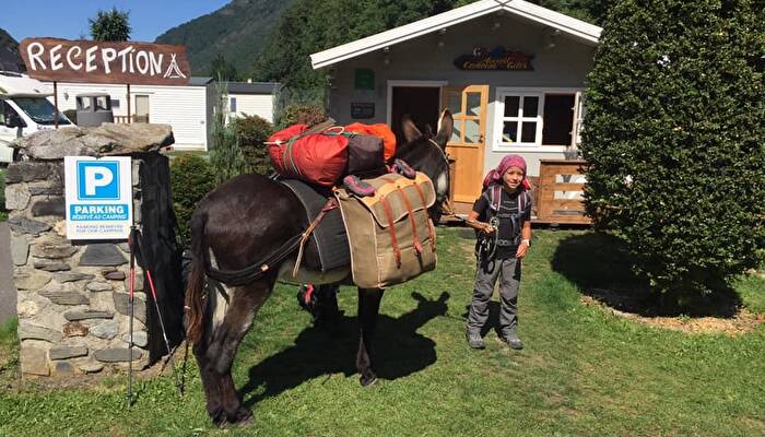 Campingplatz Estaing Alle Campingplatze Und Alle Anbieter Auf Jetcamp Com