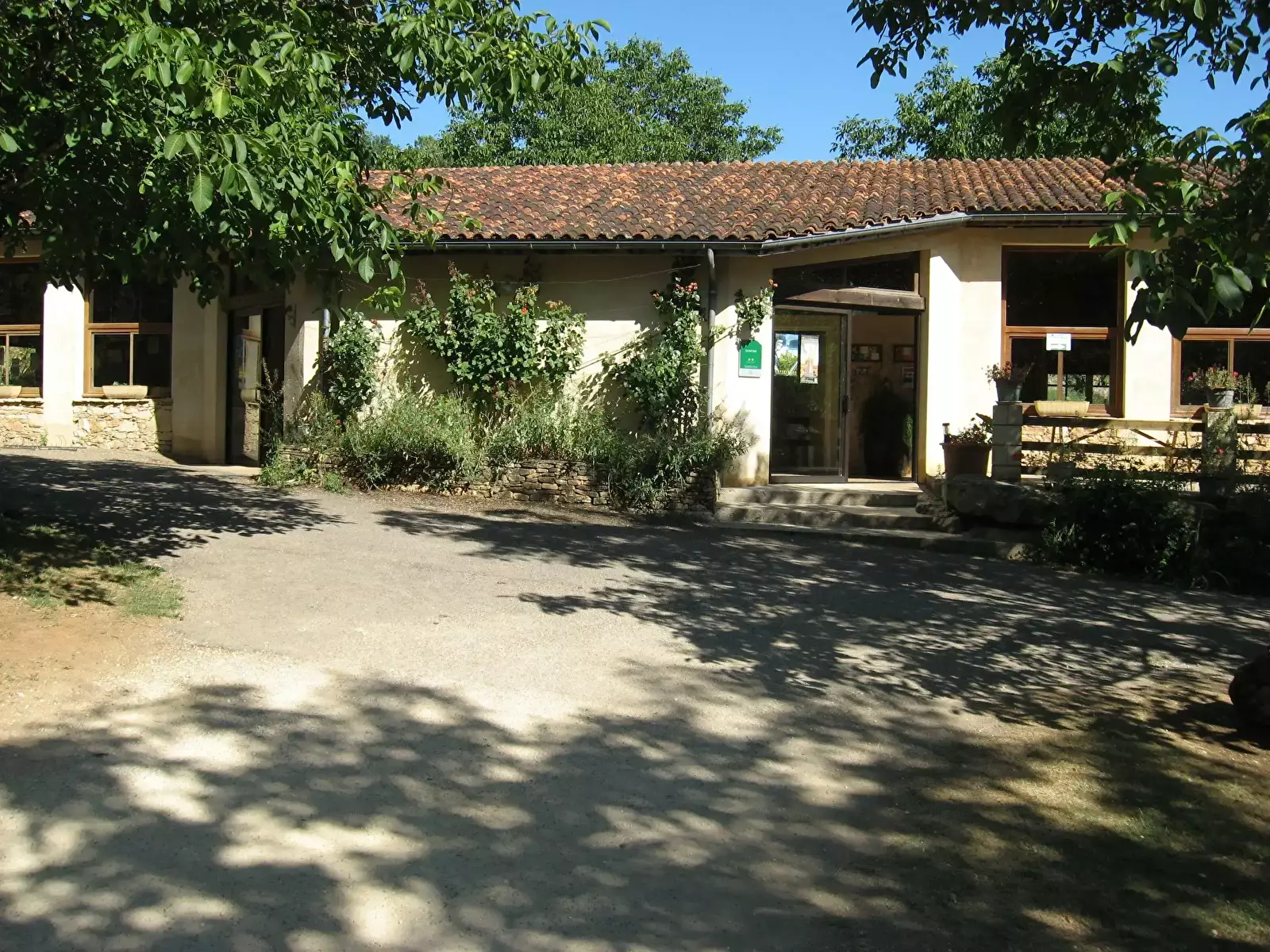 Generale Camping Et Gites Les Pierres Chaudes