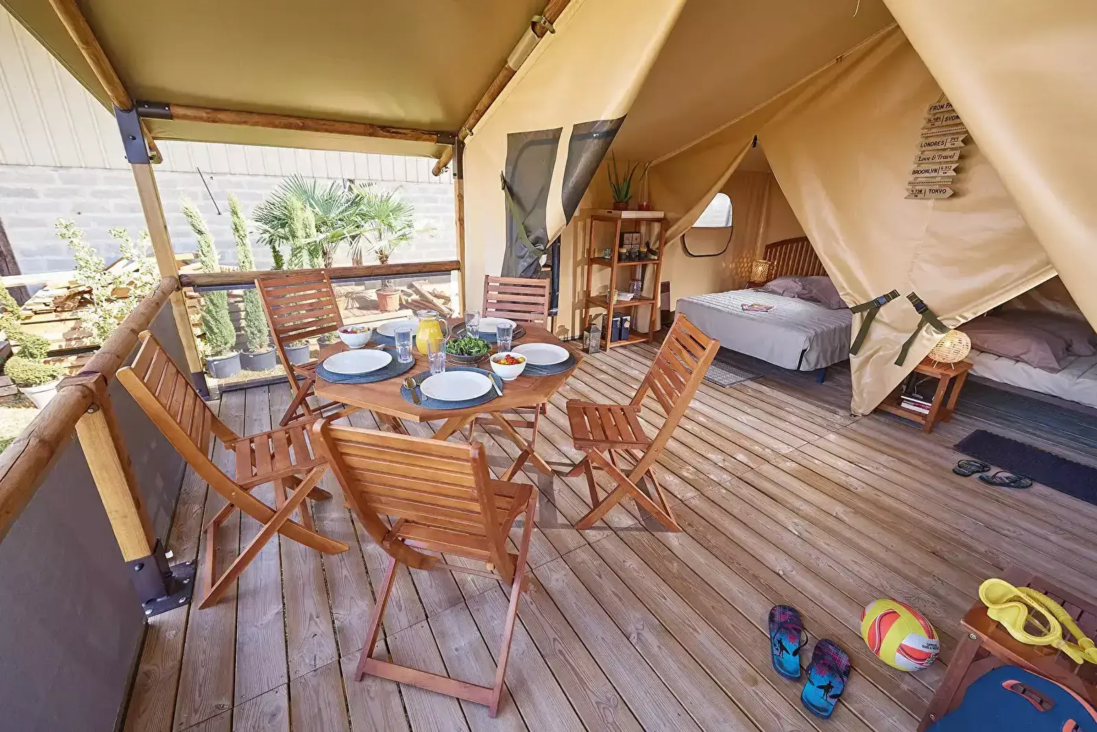 Interno tenda Camping Fondespierre
