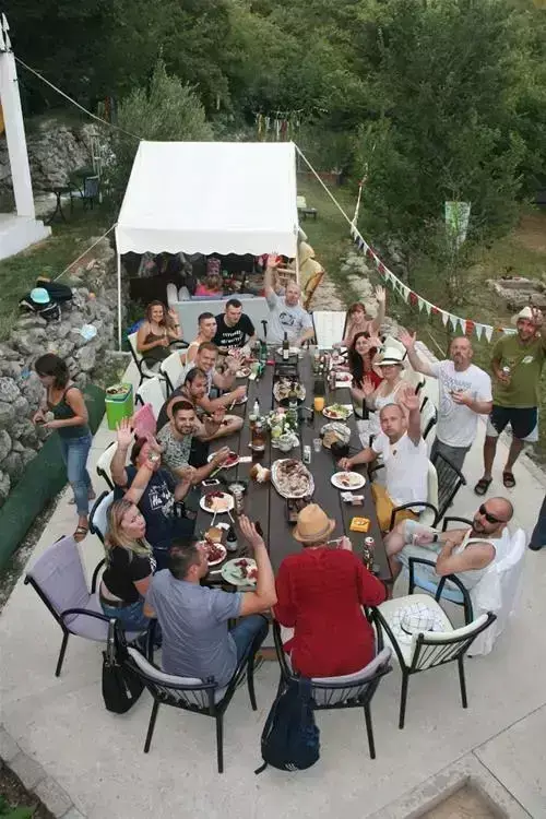 Kavárna restaurace bar Camping Full Monte