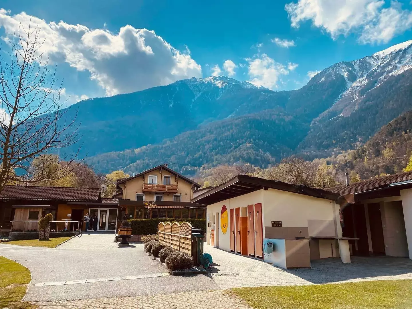 Sanitair Camping Gemmi
