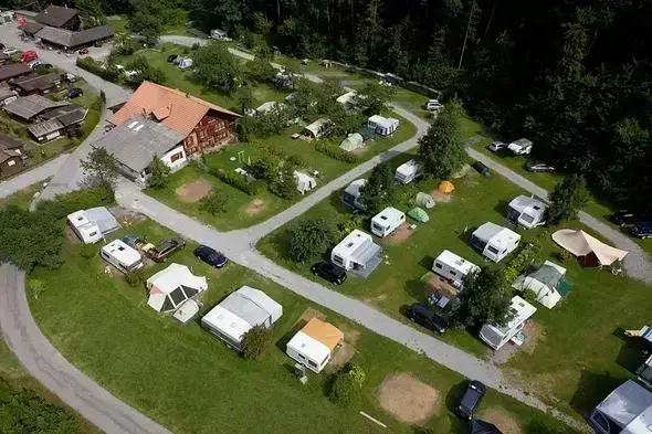 Lage Camping Grassi
