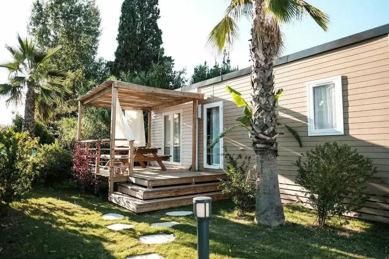 Chalet-Bungalow-Huisje Camping Hello Summer Inn