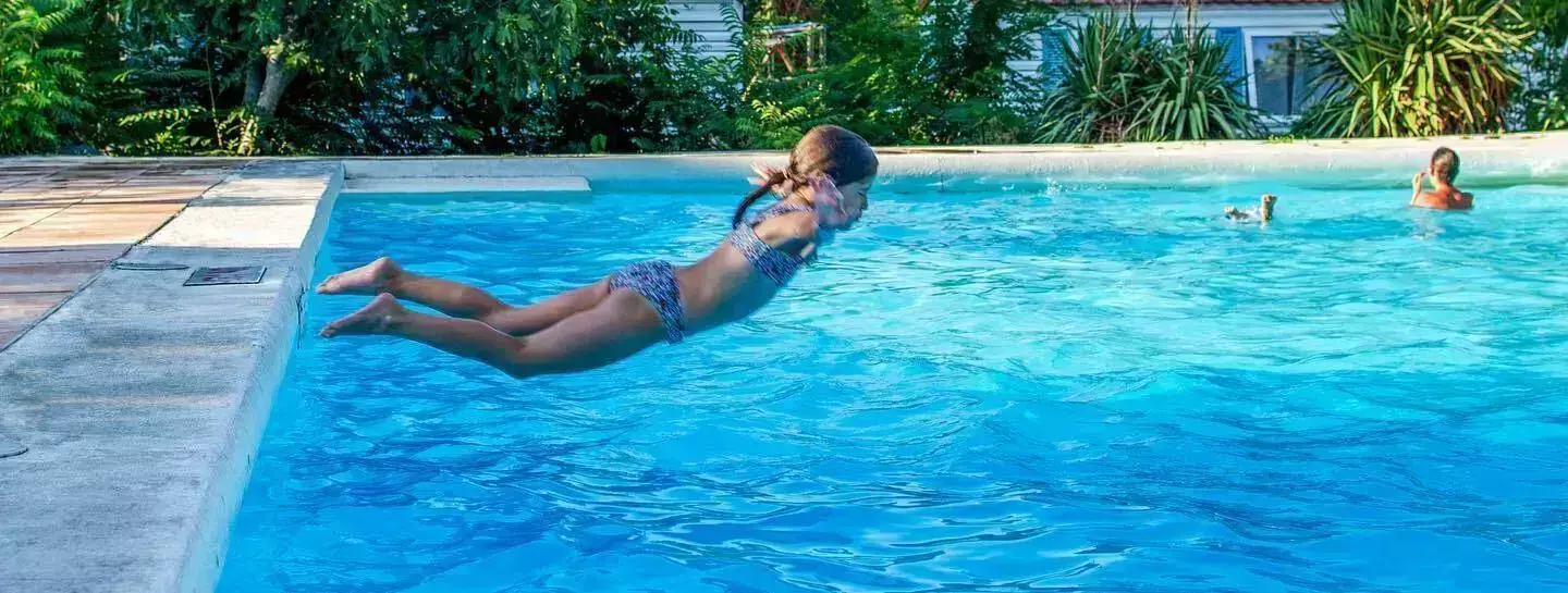Piscina Camping Hôtel La Bohème