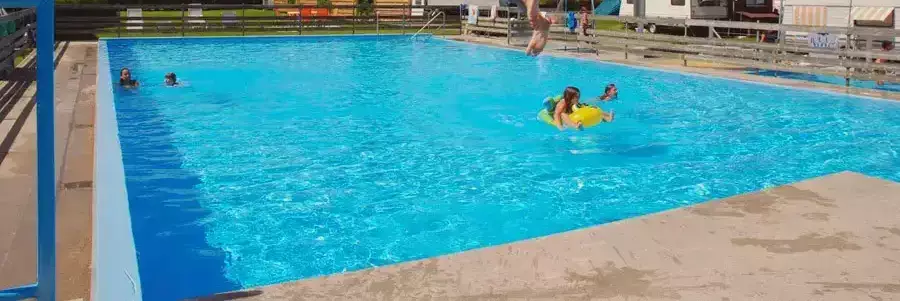 Schwimmbad Camping Hüttenberg