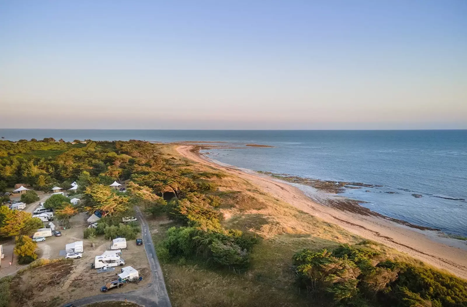 Beach Camping Huttopia Ars en Ré