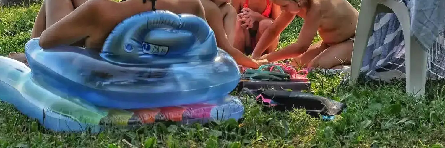Nuotare nel lago o nello stagno Camping Int. Lago di Bracciano