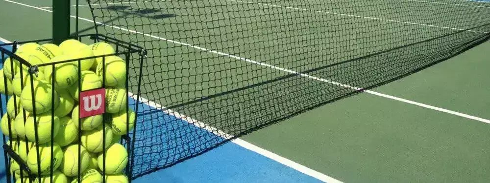 Campo da tennis Camping Internacional Almafra