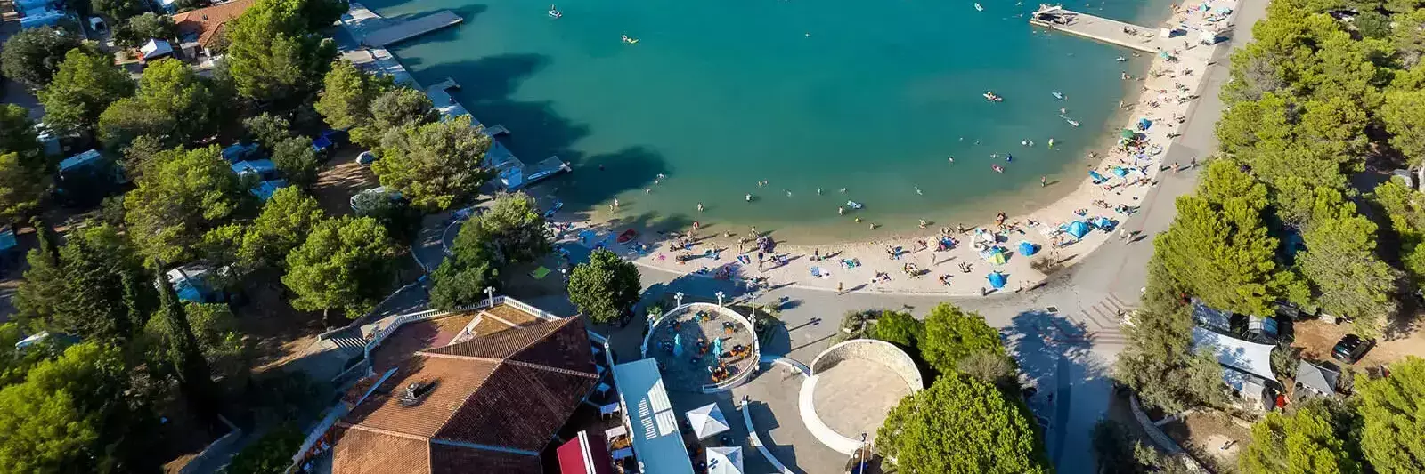 Pláž Camping Jezera Lovišća Murter