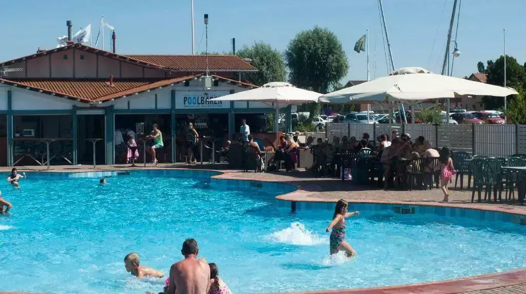 Swimming pool Camping Kapelludden