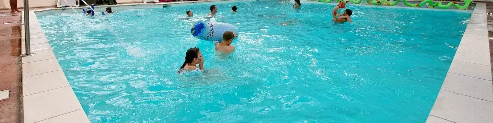 Piscina interna Camping La Belle Etoile