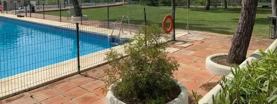 Piscina Camping La Buganvilla