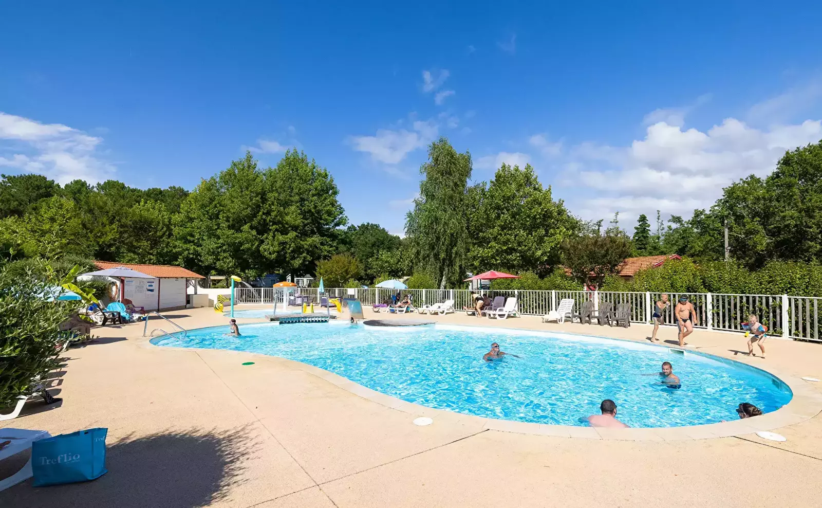 Swimming pool Camping La Forêt Lahitte Biscarosse