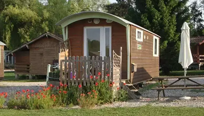 Camping La Pourvoirie Des Ellandes.