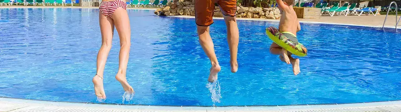 Zwembad Camping La Rosaleda