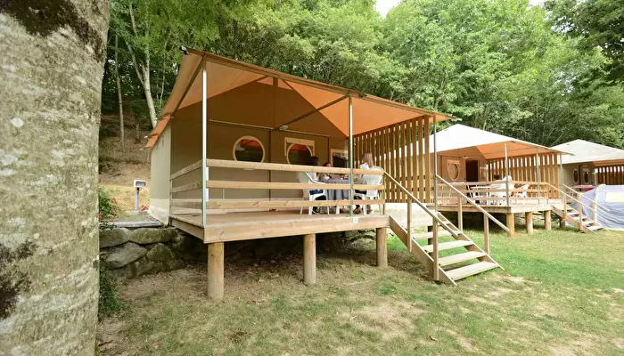 Camping La Vallée de Poupet.