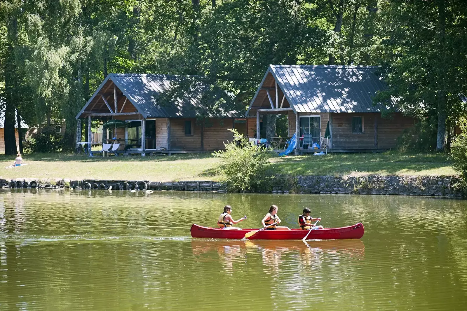 Sport acquatico Camping Lac de Rillé - Huttopia