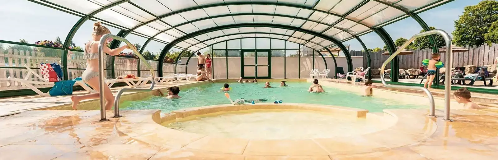 Piscina interna Camping L'Aiguille Creuse - Sunêlia