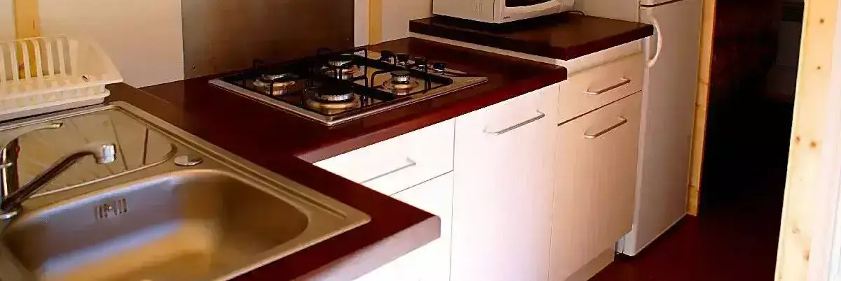 Interiør hytte-bungalow Camping L'alivetu