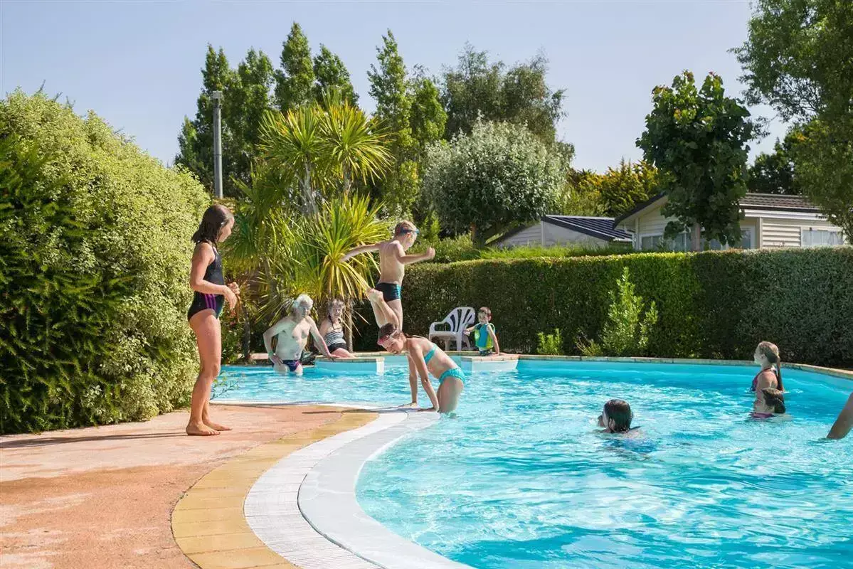 Piscina Camping Lann Brick