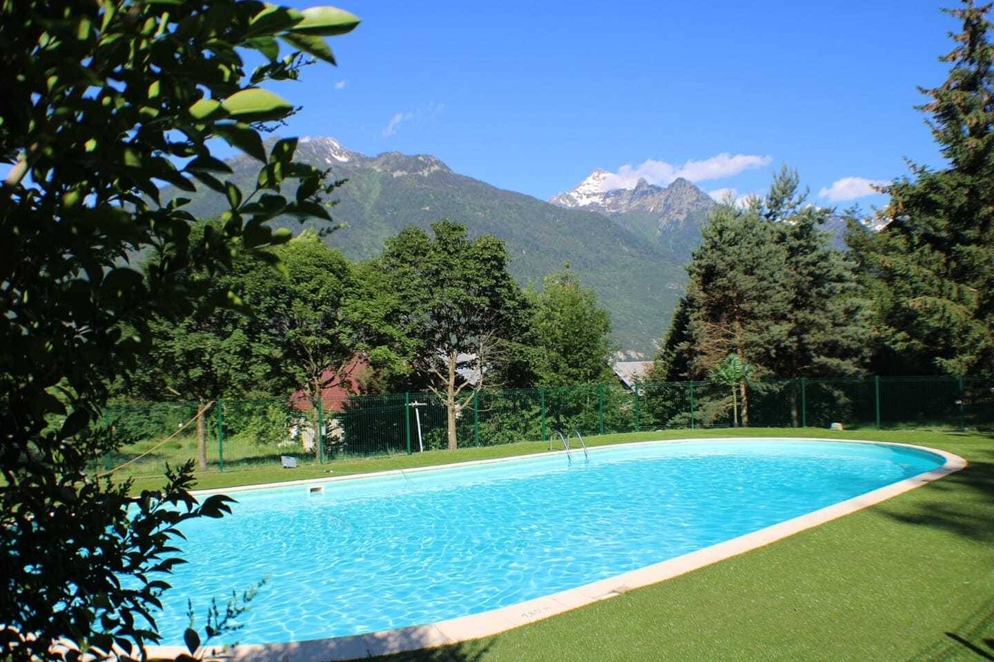 Camping Le Bois Joli, SaintMartinsurlaChambre, France (2024