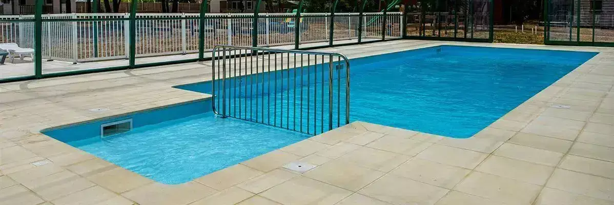Piscina Camping Le Chenal