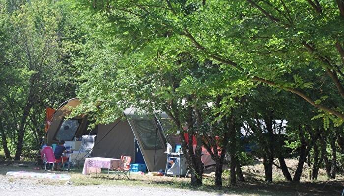 Camping Le Clot Du Jay En Provence