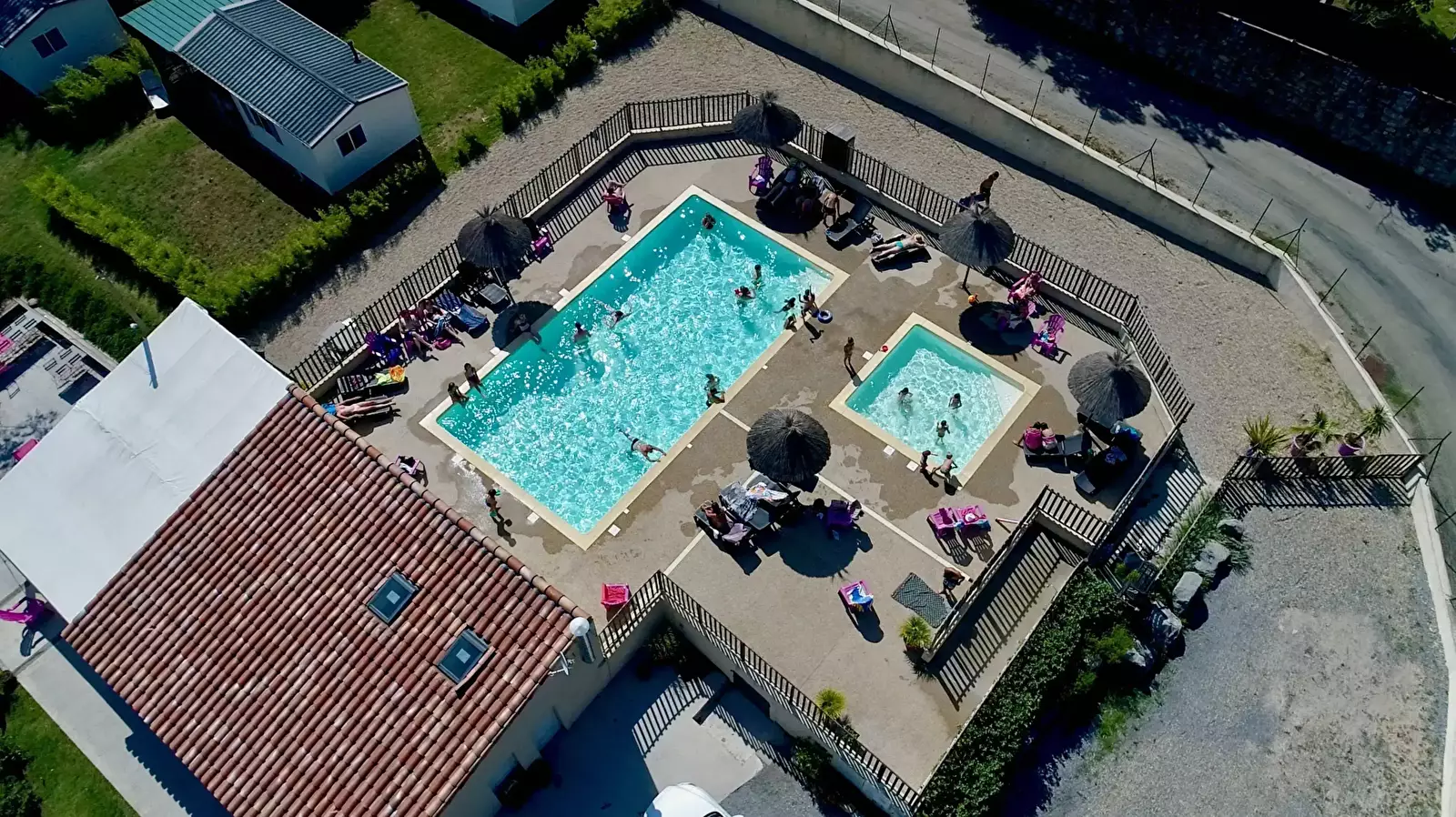 Piscina Camping Le Coin Charmant En Ardèche