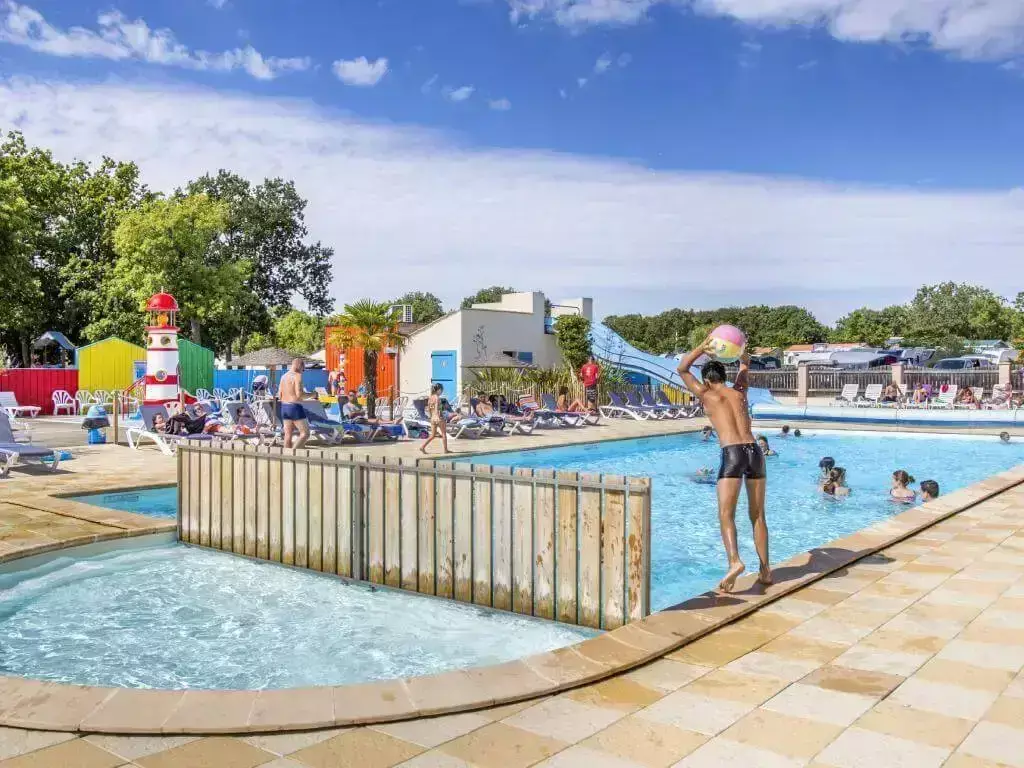 Zwembad Camping Le Domaine d'Oléron - Chadotel