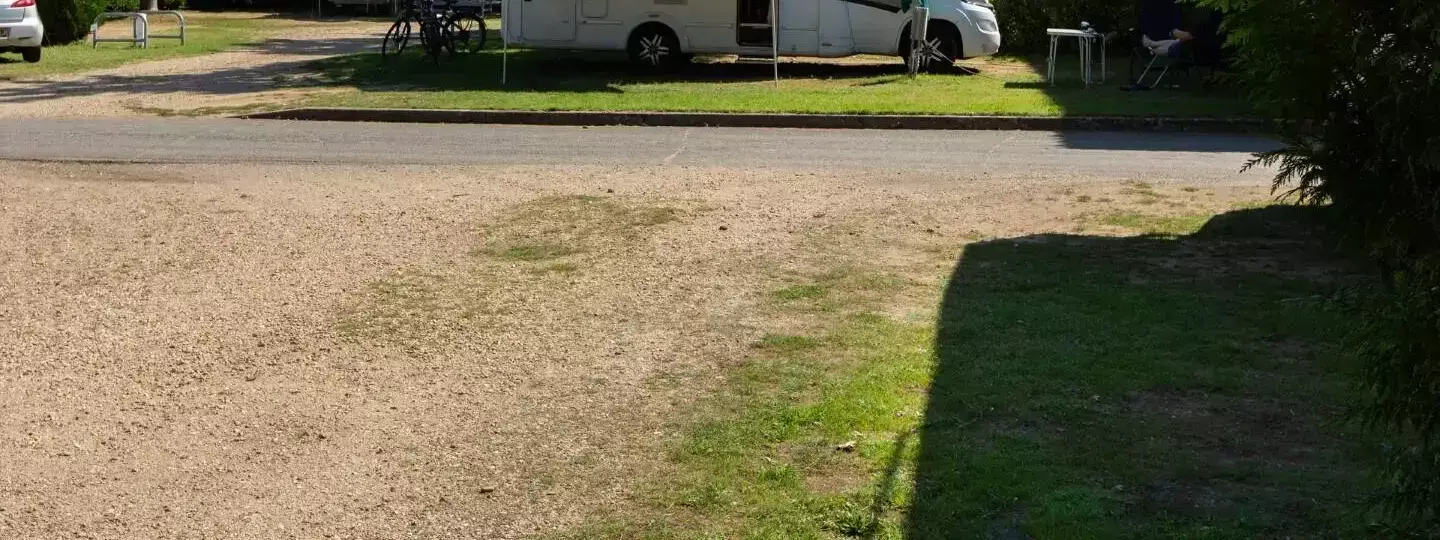 Piazzola camper Camping le Jardin de Sully