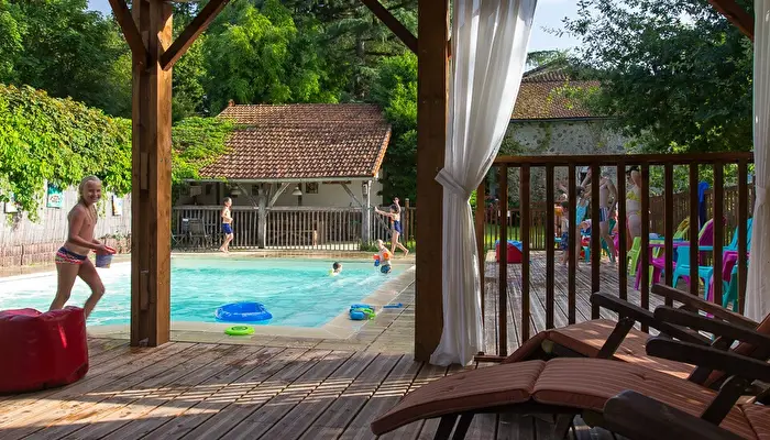 Camping Le Petit Mas D'ile.