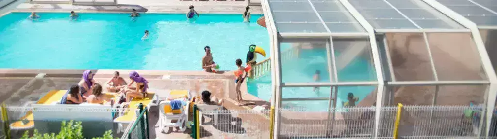 Piscina interna Camping Le Petit Paris - Flower