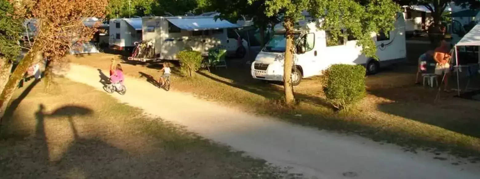 Piazzola camper Camping Le Relais du Campeur