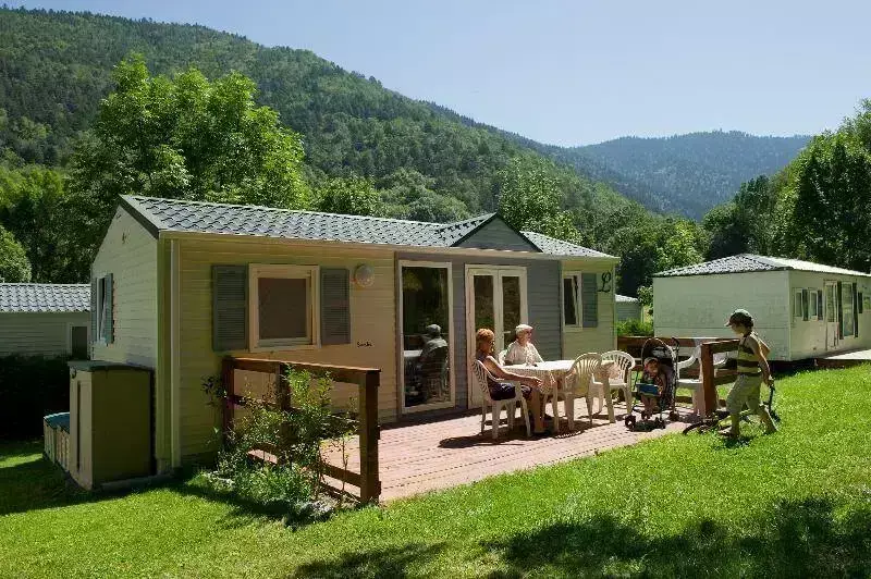 Chalet-Bungalow Camping Le Ruisseau