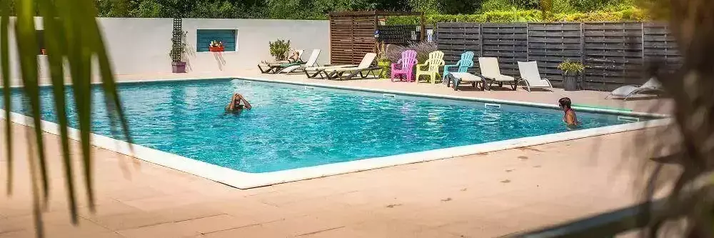 Piscina Camping Le Soleil des Bastides