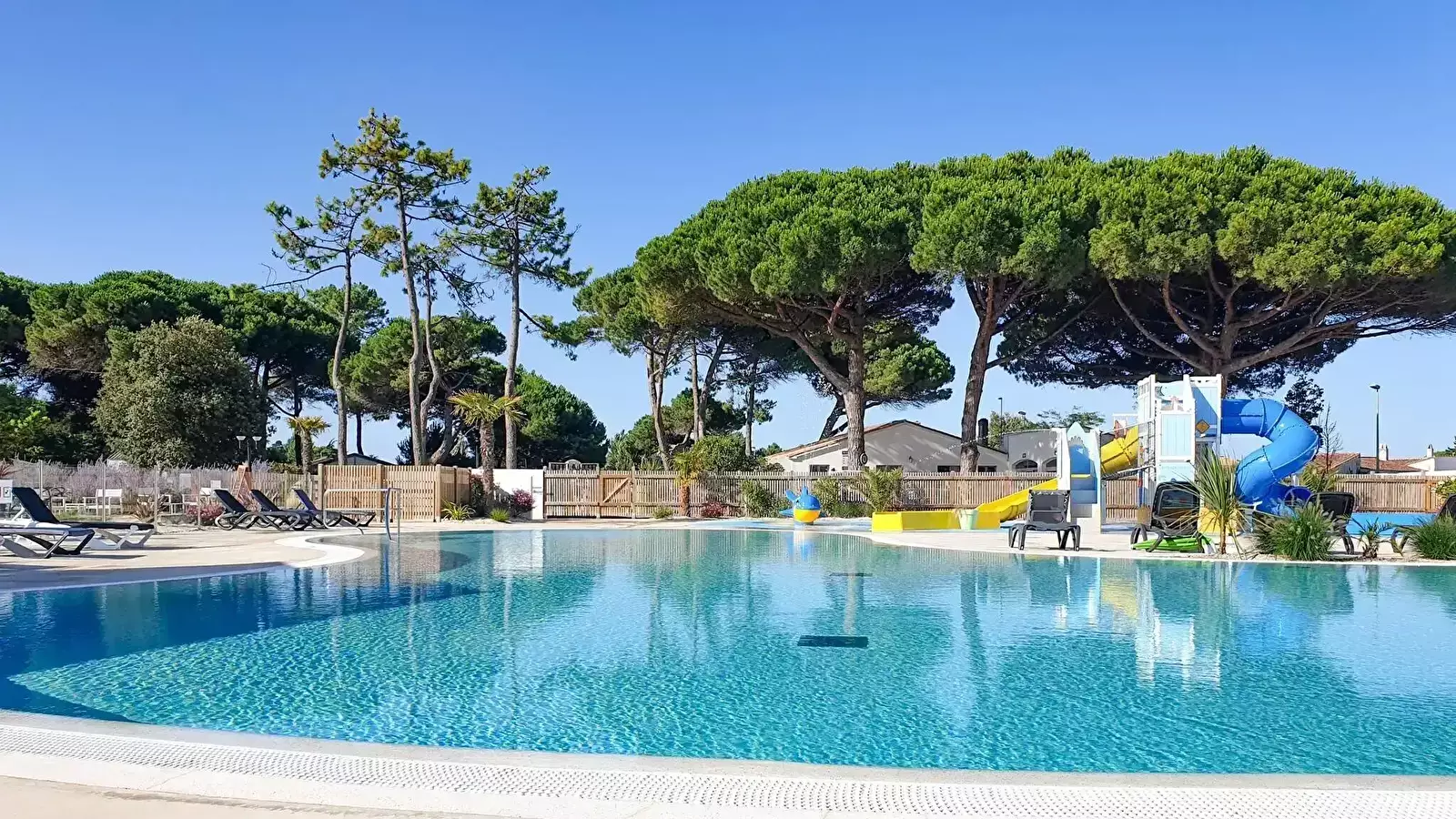 Plavecký bazén Camping Le Suroit