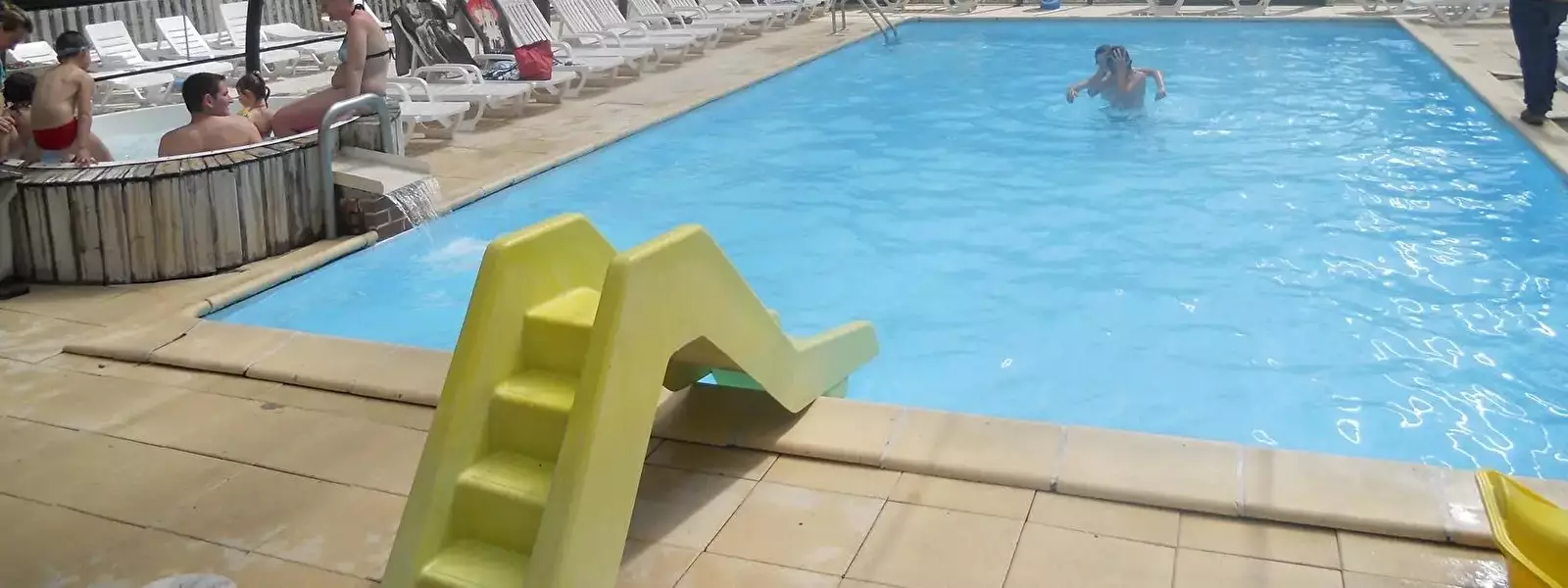 Zwembad Camping Le Val De Trie