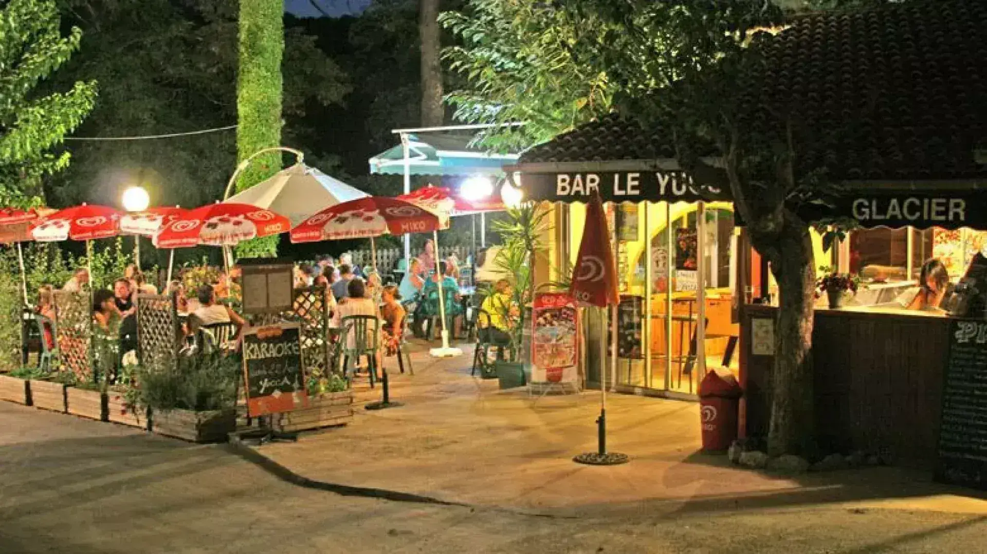 Camping Les Blaches in Berrias-et-Casteljau, Frankreich (2026) | JetCamp.com