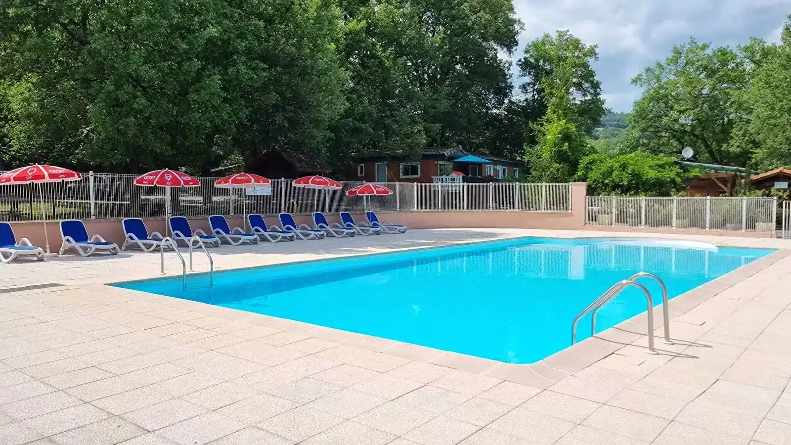 Zwembad Camping Les Bonnets