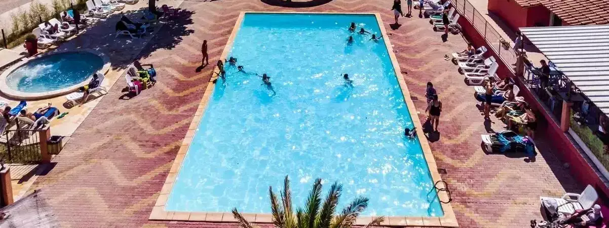 Zwembad Camping Les Cadenières