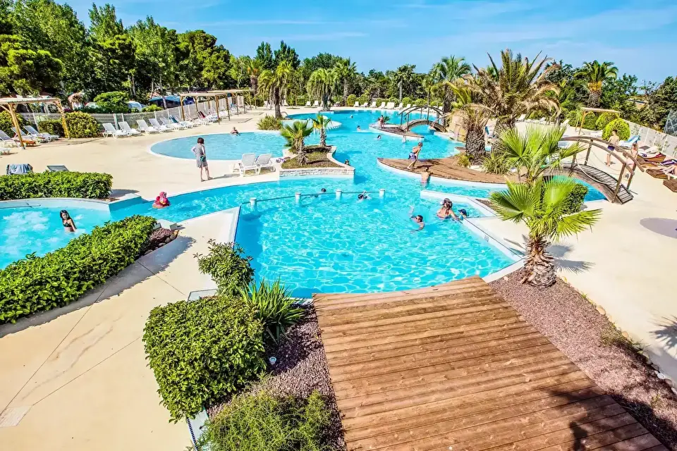 Camping Les Champs Blancs